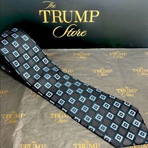 Donald Trump Signature Collection Tie-  New w Tags